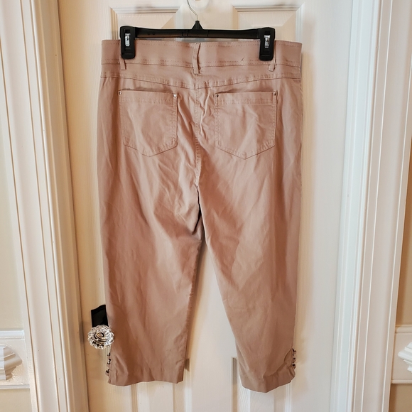 Women's Tan Capris With Decorative Cuff Accent Size 14 - Picture 3 of 7